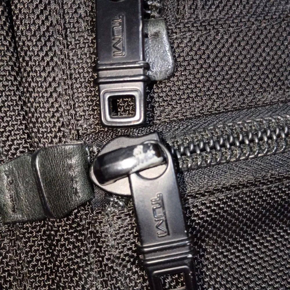 TUMI Briefcase Black 26160DH Business Bag Durable Expandable Pockets 13x17 Used